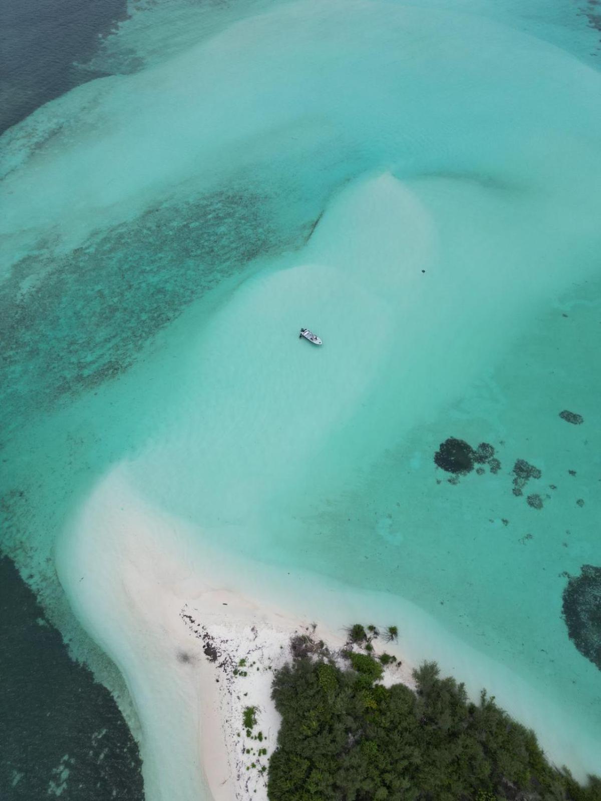 Isla Retreat Hotel Fehendhoo Екстериор снимка
